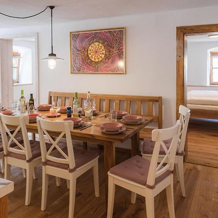 Gehobenes Ambiente In Historischer Wohnung 발팅 외부 사진
