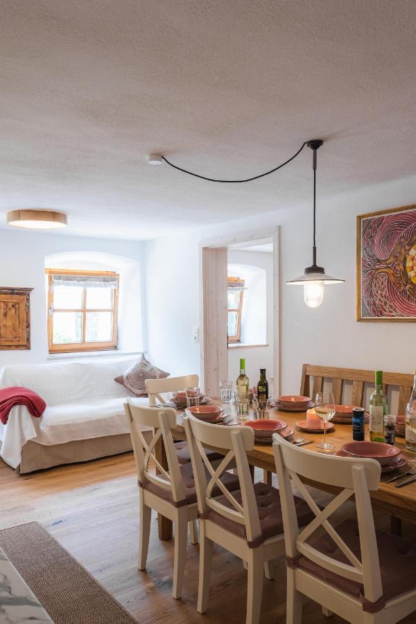 Gehobenes Ambiente In Historischer Wohnung 발팅 외부 사진