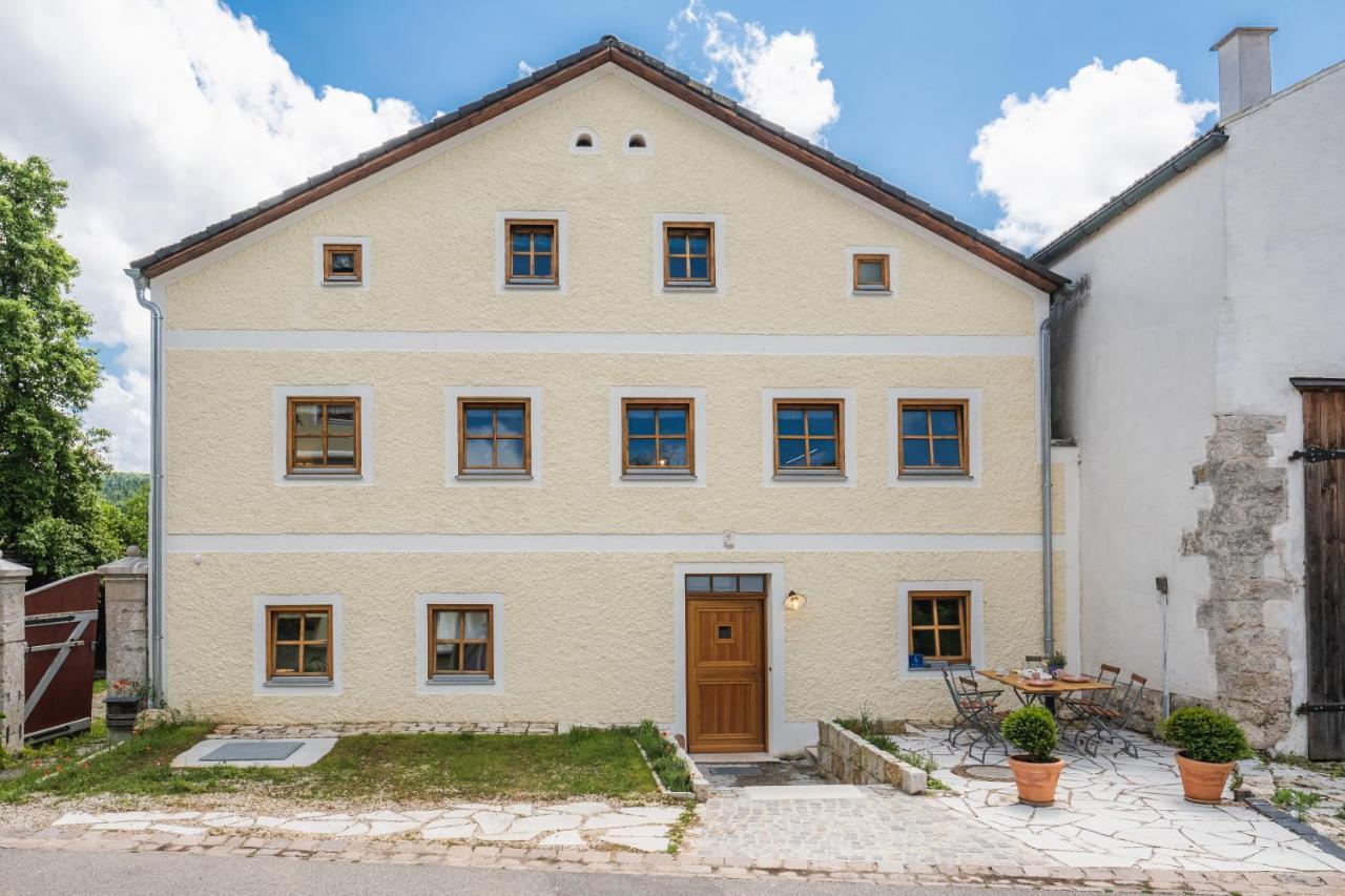 Gehobenes Ambiente In Historischer Wohnung 발팅 외부 사진