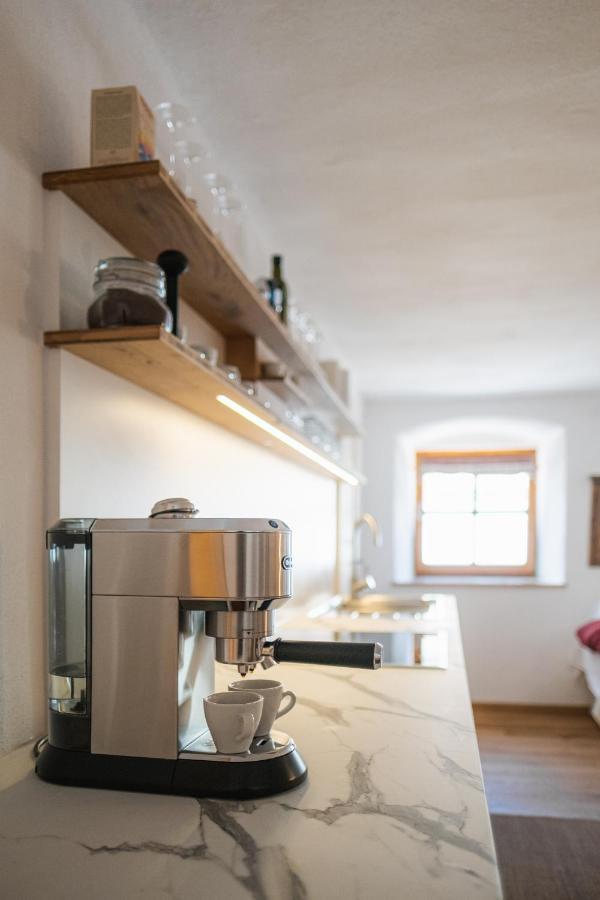 Gehobenes Ambiente In Historischer Wohnung 발팅 외부 사진
